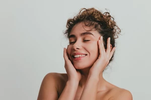 5 οφέλη της βιταμίνης C στο skincare το φθινόπωρο - εικόνα 1