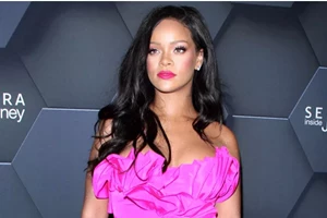 Belly out: Το trend που απογείωσε η Rihanna και άλλες celebrities κατά τη διάρκεια της εγκυμοσύνης τους - εικόνα 1