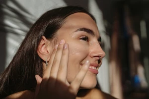 Το viral hack με την μπατονέτα που κάνει το άρωμά σου να διαρκεί όλη μέρα - εικόνα 2