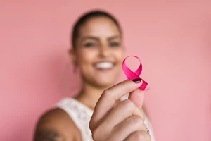 Πώς να σταθείς δίπλα σε μια γυναίκα που έχει παλέψει ή παλεύει με τον καρκίνο του μαστού - εικόνα 1