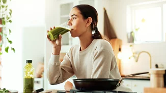 Η αλήθεια για την αποτοξίνωση: Γιατί το συκώτι σου δεν χρειάζεται detox