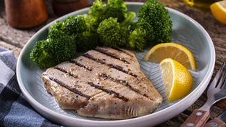 Τόνος ή σολομός: Ποιο ψάρι είναι πιο υγιεινό για σένα;