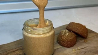 Πραλίνα μελομακάρονο: To πιο γιορτινό άλειμμα με μόνο 4 υλικά