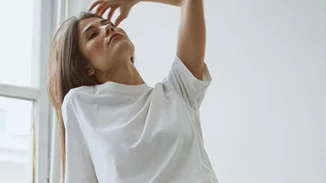 Θέλεις πιο μακριά μαλλιά; Οι 5 συνήθειες που κάνουν τη διαφορά σε 1 μήνα