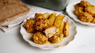 Αφράτα κεφτεδάκια κοτόπουλου με cottage στο φούρνο - Τόσο μαμαδίστικα και τόσο υγιεινά!