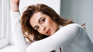 Φρύδια σαν lamination χωρίς κόστος: Το θαυματουργό brow gel που κοστίζει λιγότερο από 9 ευρώ