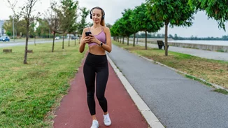 6 λόγοι που το περπάτημα κάνει καλό μετά το φαγητό