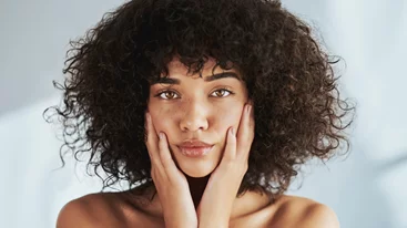 Η 4ήμερη ρουτίνα προσώπου που κάνει απολέπιση χωρίς να ερεθίζει το δέρμα