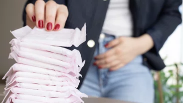 Γιατί αργεί η περίοδός σου; 8 πιθανοί λόγοι πέρα από την εγκυμοσύνη