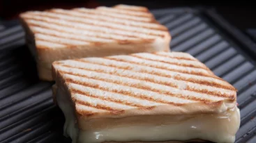 Τοστάκι για πρωινό: Παχαίνει, τελικά; Η απάντηση ενός διατροφολόγου!