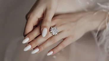 Νυφικό μανικιούρ 2026: Οι 4 κορυφαίες τάσεις για κομψά νύχια στον γάμο
