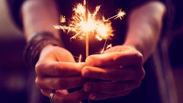 Your inner spark: 5 συμβουλές για να γιορτάσεις τη δική σου εσωτερική λάμψη