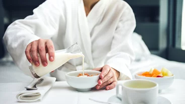 Αγελαδινό ή κατσικίσιο γάλα, κεφίρ, χωρίς λακτόζη: Ποιο είναι το καλύτερο;