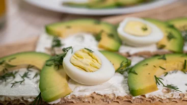 4 γρήγορες ιδέες για πρωινό με ~20 γρ. πρωτεΐνης