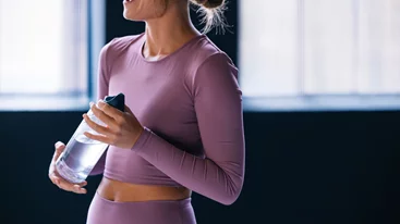 Περπάτημα, νερό και πρωτεΐνη: Τι είναι ο viral κανόνας 3x3 στο TikTok; - Τι λένε οι ειδικοί