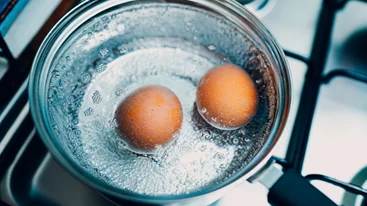 Το απλό κόλπο για να πετύχεις τα "τέλεια" βραστά αυγά