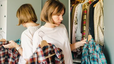 Μικρή ντουλάπα: Το Project 333 θα αλλάξει τον τρόπο που οργανώνεις τα χειμερινά ρούχα