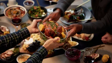 10 διατροφικά tips για να μην πάρεις κιλά στις γιορτές