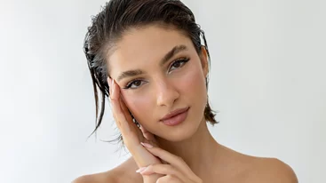 "Σε κάνουν να δείχνεις μεγαλύτερη": 3 ολέθρια λάθη στην εφαρμογή του foundation