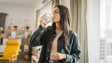 Ζεστό νερό κάθε πρωί: Tελικά βοηθά τον μεταβολισμό σου; - τι δείχνουν οι έρευνες