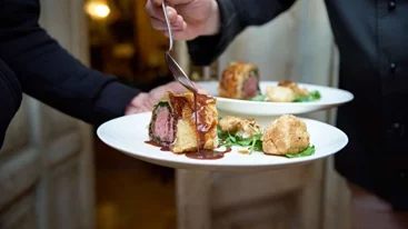 Στα high end εστιατόρια της Αθήνας δεν πας μόνο για το φαγητό