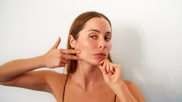 Face yoga για αρχάριους: 3λεπτο φυσικό "lifting" για λαμπερό πρόσωπο - Πώς θα το κάνεις