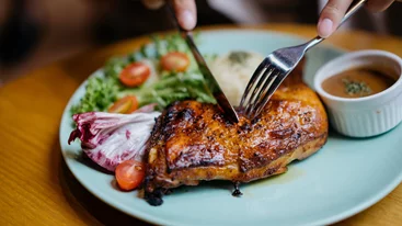 Κοτόπουλο στήθος ή μπούτι: Ποιο είναι τελικά πιο υγιεινό;