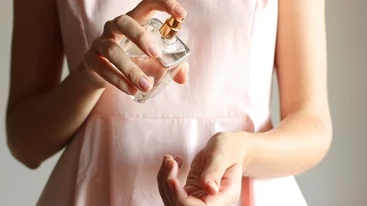 8 ολοκαίνουρια γυναικεία αρώματα για την άνοιξη