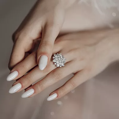 Νυφικό μανικιούρ 2026: Οι 4 κορυφαίες τάσεις για κομψά νύχια στον γάμο