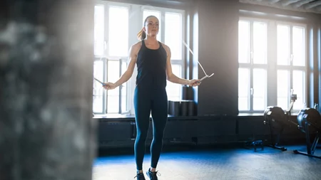 Σχοινάκι: Βήμα - βήμα η άσκηση που θα σε κάνει να χάσεις γρήγορα βάρος