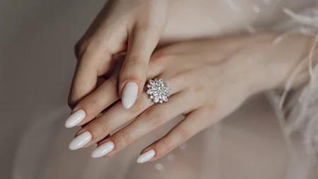 Νυφικό μανικιούρ 2026: Οι 4 κορυφαίες τάσεις για κομψά νύχια στον γάμο
