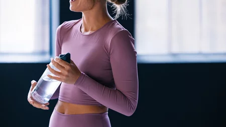 Περπάτημα, νερό και πρωτεΐνη: Τι είναι ο viral κανόνας 3x3 στο TikTok; - Τι λένε οι ειδικοί