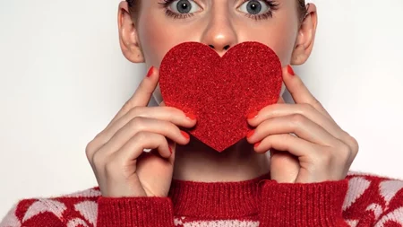 Γιατί είναι ποιο συχνά τα καρδιακά στις γιορτές; Σημάδια που δεν πρέπει να αγνοήσεις