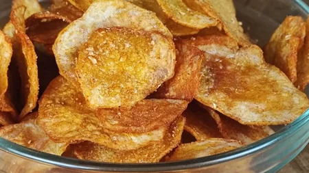 Πώς να φτιάξεις τραγανά πατατάκια BBQ στον φούρνο χωρίς λάδι και πρόσθετα