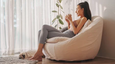 Wellness ή marketing; Τι πραγματικά κάνει η κορτιζόλη στο σώμα και το πρόσωπό σου