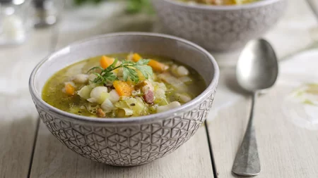 Σούπα λαχανικών: Το ζεστό detox που χρειάζεται ο οργανισμός μετά τις γιορτές