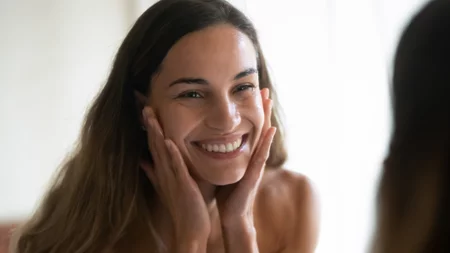 Δοκίμασε την DIY μάσκα με καφέ αμέσως μετά το γυμναστήριο για το τέλειο post-workout glow