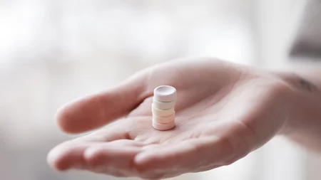 Οι πιο απαραίτητες βιταμίνες στα 30, στα 40, στα 50 και στα 60 σου