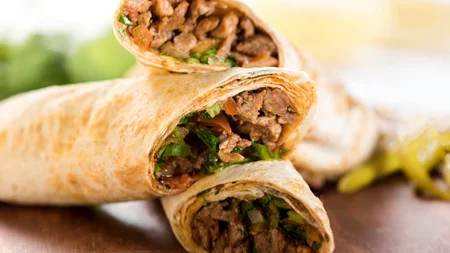 Λιγότερες από 300 θερμίδες: Ιδέες για ελαφριά βραδινά γεύματα από 5 διατροφολόγους