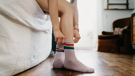 Μικροβιολόγος προειδοποιεί: Γιατί πρέπει να αλλάζεις κάλτσες κάθε μέρα