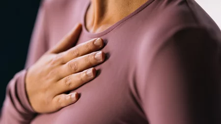 Χρόνια φλεγμονή: Πώς επηρεάζει την καρδιά και πώς να τη μειώσεις φυσικά;