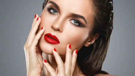 Το απόλυτο lip statement: Πώς να πετύχεις το τέλειο ματ μακιγιάζ χειλιών