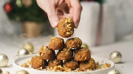 Μελομακάρονα με στέβια: Είναι πιο υγιεινά ή είναι μύθος - τι λέει ο διατροφολόγος