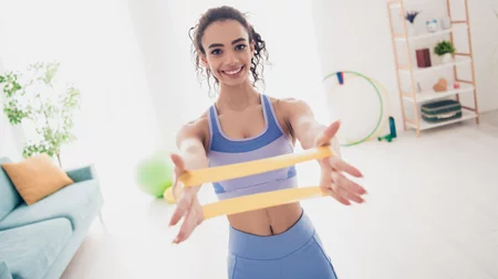 Πέντε ασκήσεις για όλο το σώμα με εξοπλισμό μόνο ένα σχοινί!