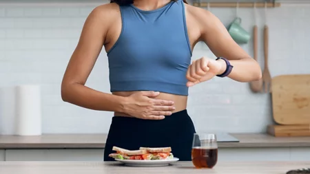 Διαλειμματική νηστεία: Τι είναι και γιατί να τη δοκιμάσεις