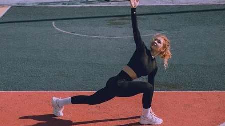 Καλλισθενική γυμναστική: Πώς θα "χτίσεις" μύες και ευλυγισία με τη δύναμη του σώματός σου (μόνο)