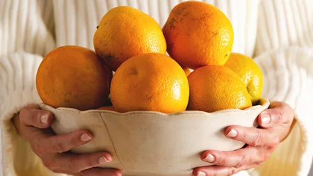 Μπορεί η βιταμίνη C να προλάβει το κρυολόγημα;