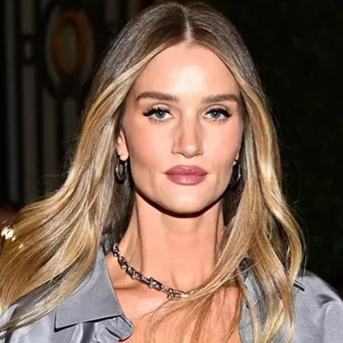 Τα 5 καλύτερα hair glosses για τα πιο λαμπερά μαλλιά που είχες ποτέ