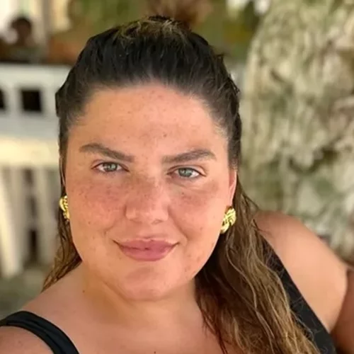 Τέλος τα μακριά μαλλιά για την Δανάη Μπάρκα: Το φρέσκο κούρεμα που υιοθέτησε