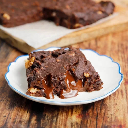 Θρεπτικά brownies γλυκοπατάτας χωρίς αλεύρι και ζάχαρη